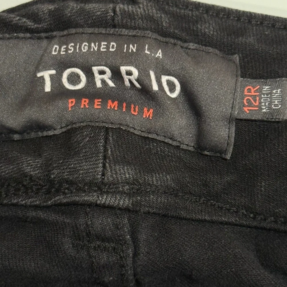 Torrid 12R Jegging Effortless Edgy Black Distressed Ripped Knee Skinny Jeans EUC - Picture 5 of 9